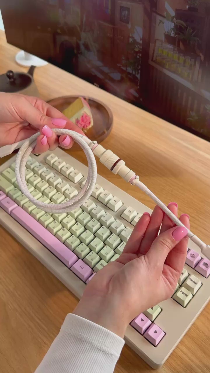 Café Cake Keyboard Cable