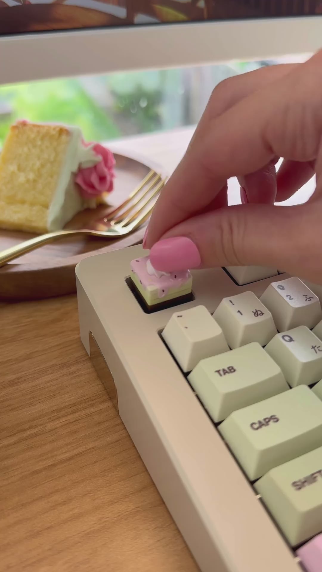 Lolicaps x Café Cake Resin Artisan Keycap